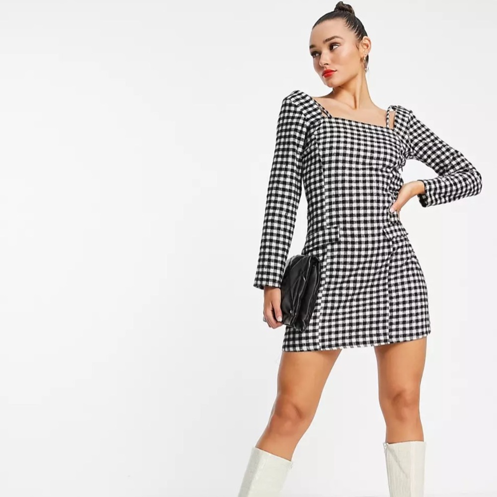 Checked mini dress with long sleeves